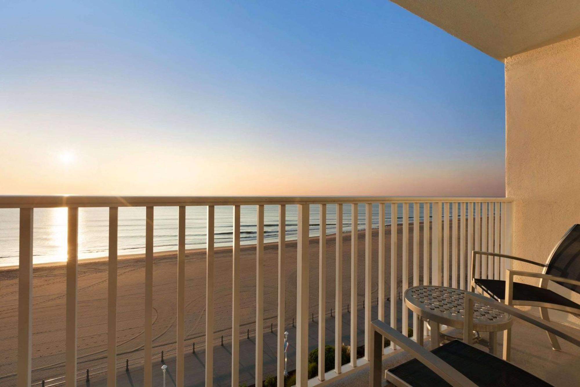 Surfbreak Virginia Beach Oceanfront, Ascend Hotel Collection Extérieur photo
